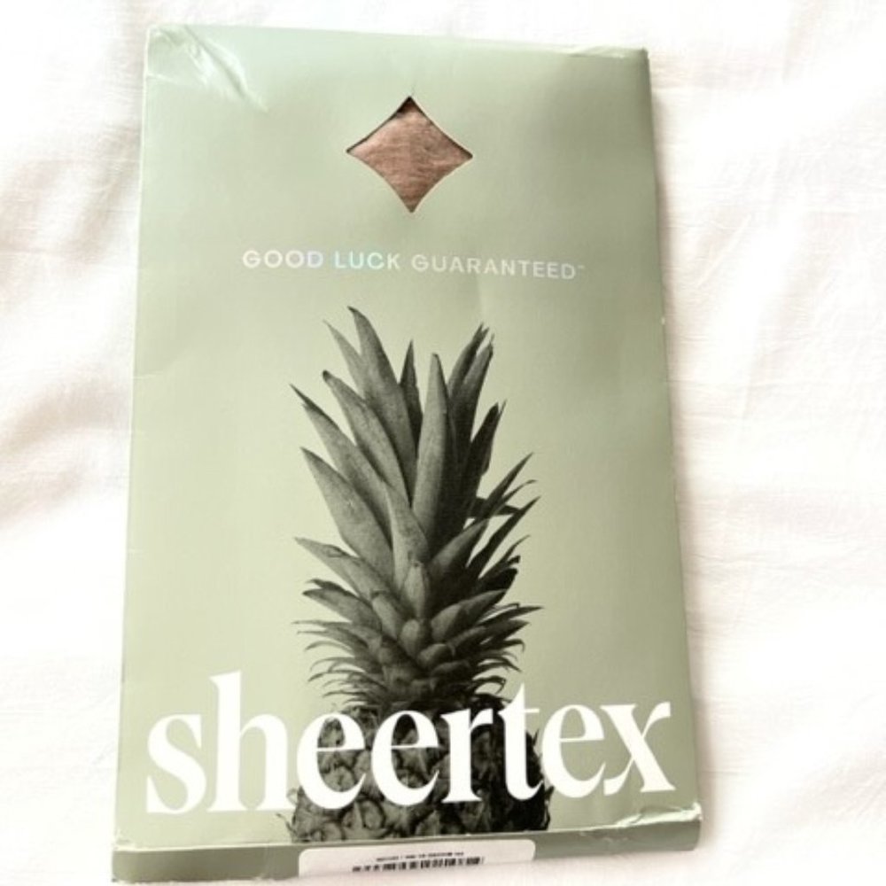 NWT Sheertex Classic Sheer Tights